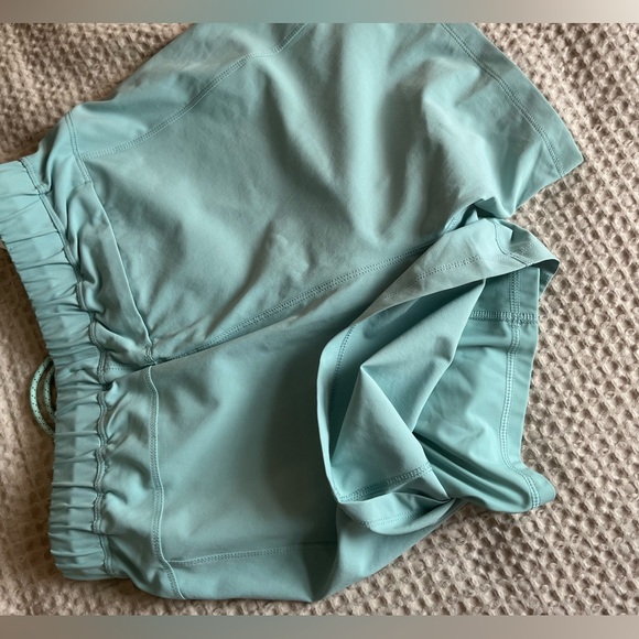 Outdoor Voices Men’s 6” Train Short Lined - Picture 2 of 4